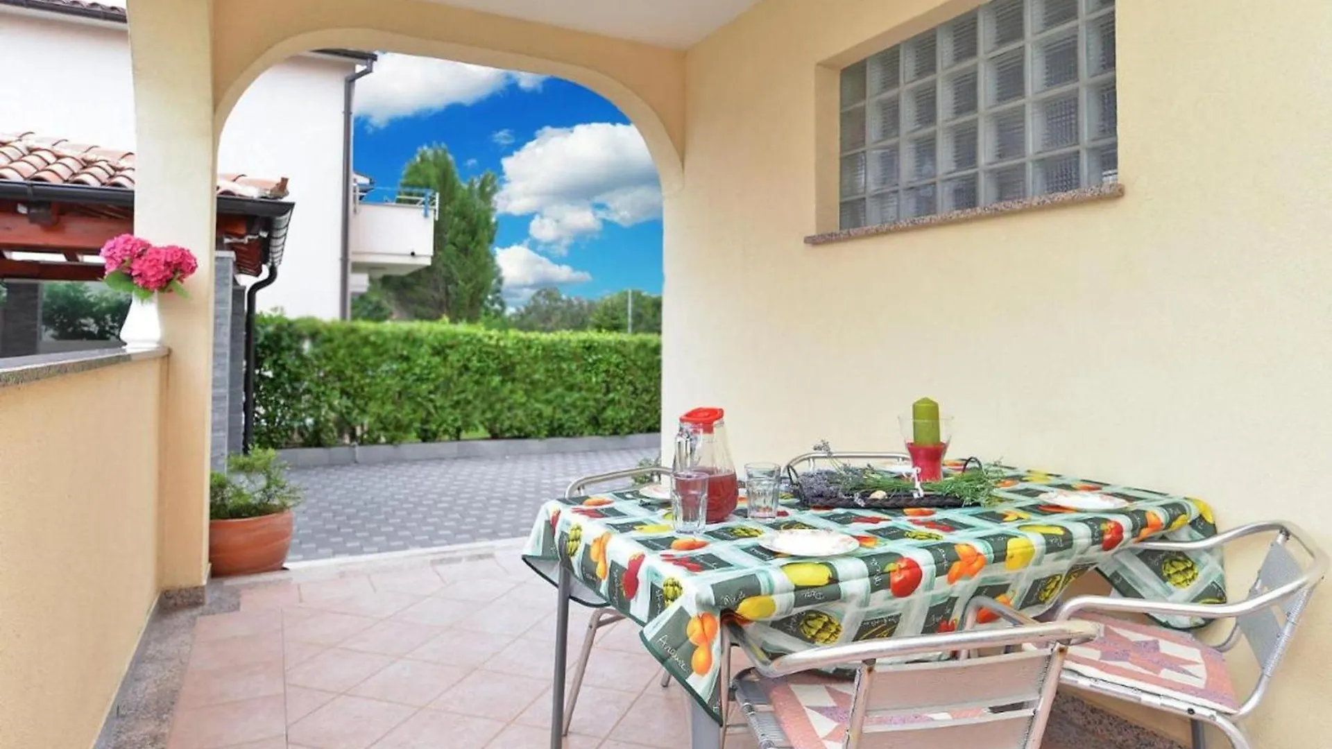Cozy Apartment With Terrace And Bbq Stinjan 0*,  Croatia