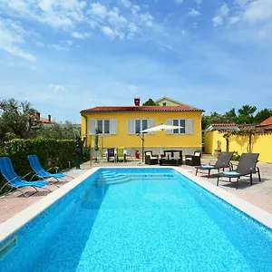 Ferienhaus Slavko By Interhome, Štinjan