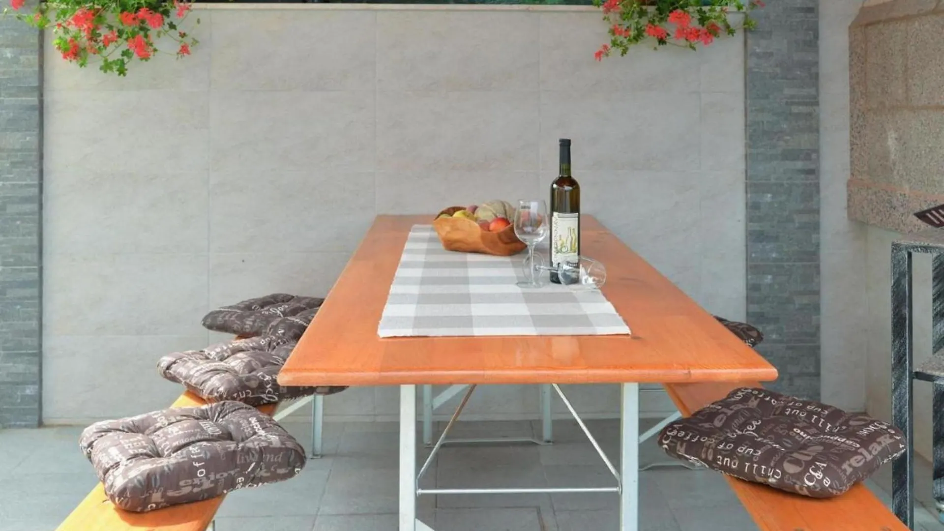 Cozy Apartment With Terrace And Bbq Stinjan