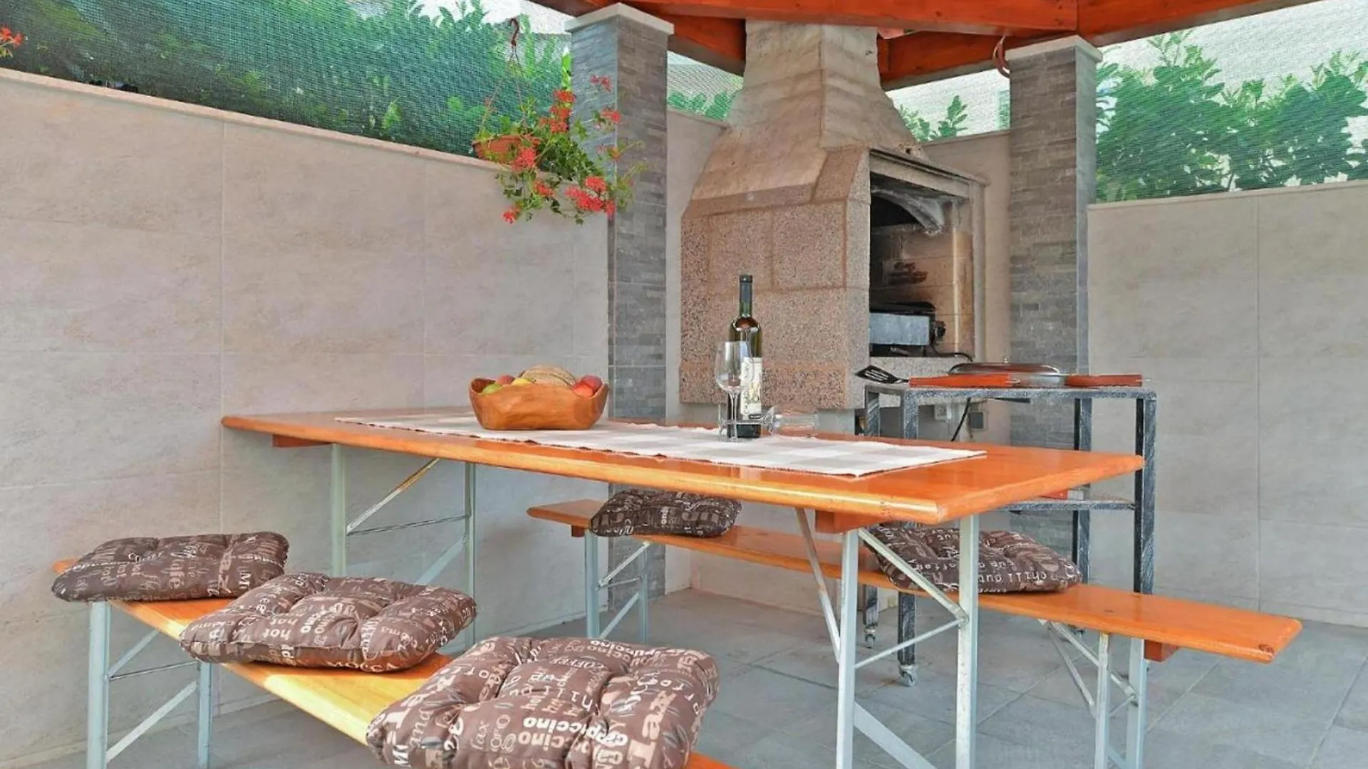 Cozy Apartment With Terrace And Bbq Stinjan